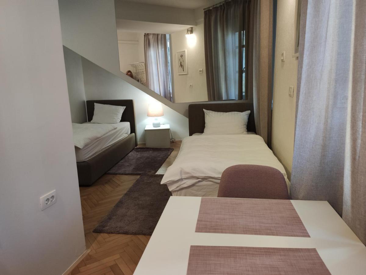 Aparthotel Cross Street 4 Λιουμπλιάνα Δωμάτιο φωτογραφία