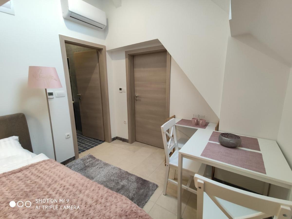 Aparthotel Cross Street 4 Λιουμπλιάνα Εξωτερικό φωτογραφία